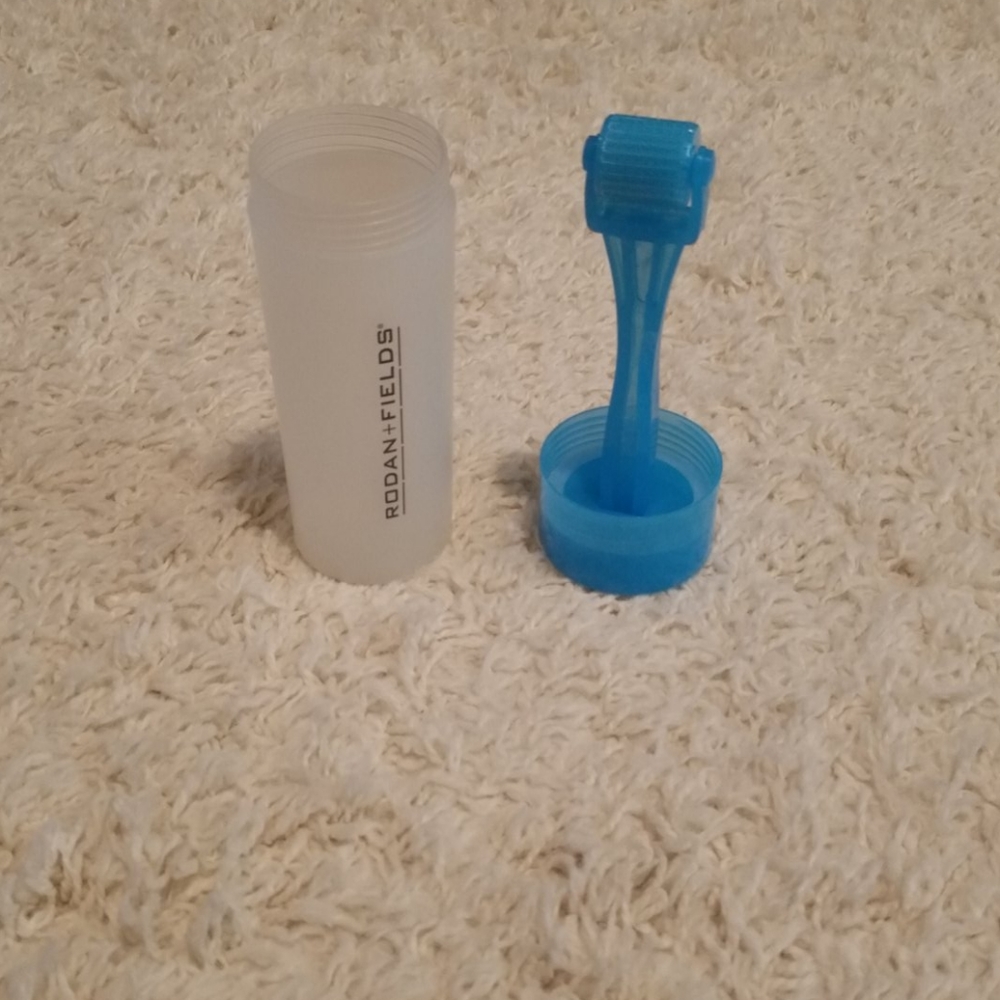 Rodan & Fields micro Roller